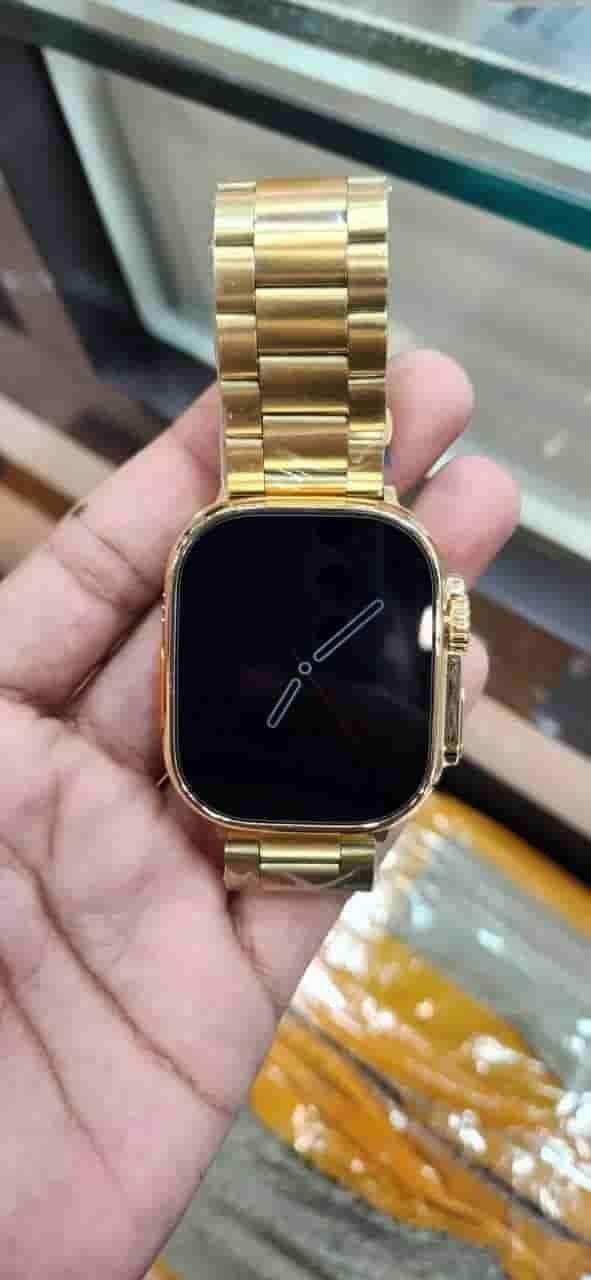 iWatch 8 Ultra with Golden Chain Belt & Ocean Rubber Strap (2) iWatch 8 Ultra with Golden Chain Belt & Ocean Rubber Strap